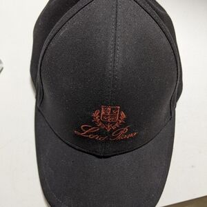 Lord Glam Black Cap